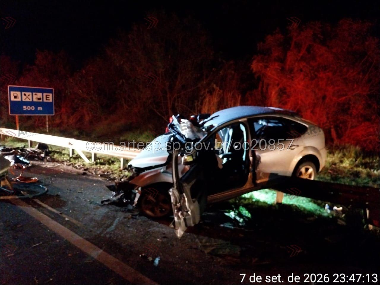Acidente entre dois carros deixa um morto e outros três feridos em rodovia no interior de SP