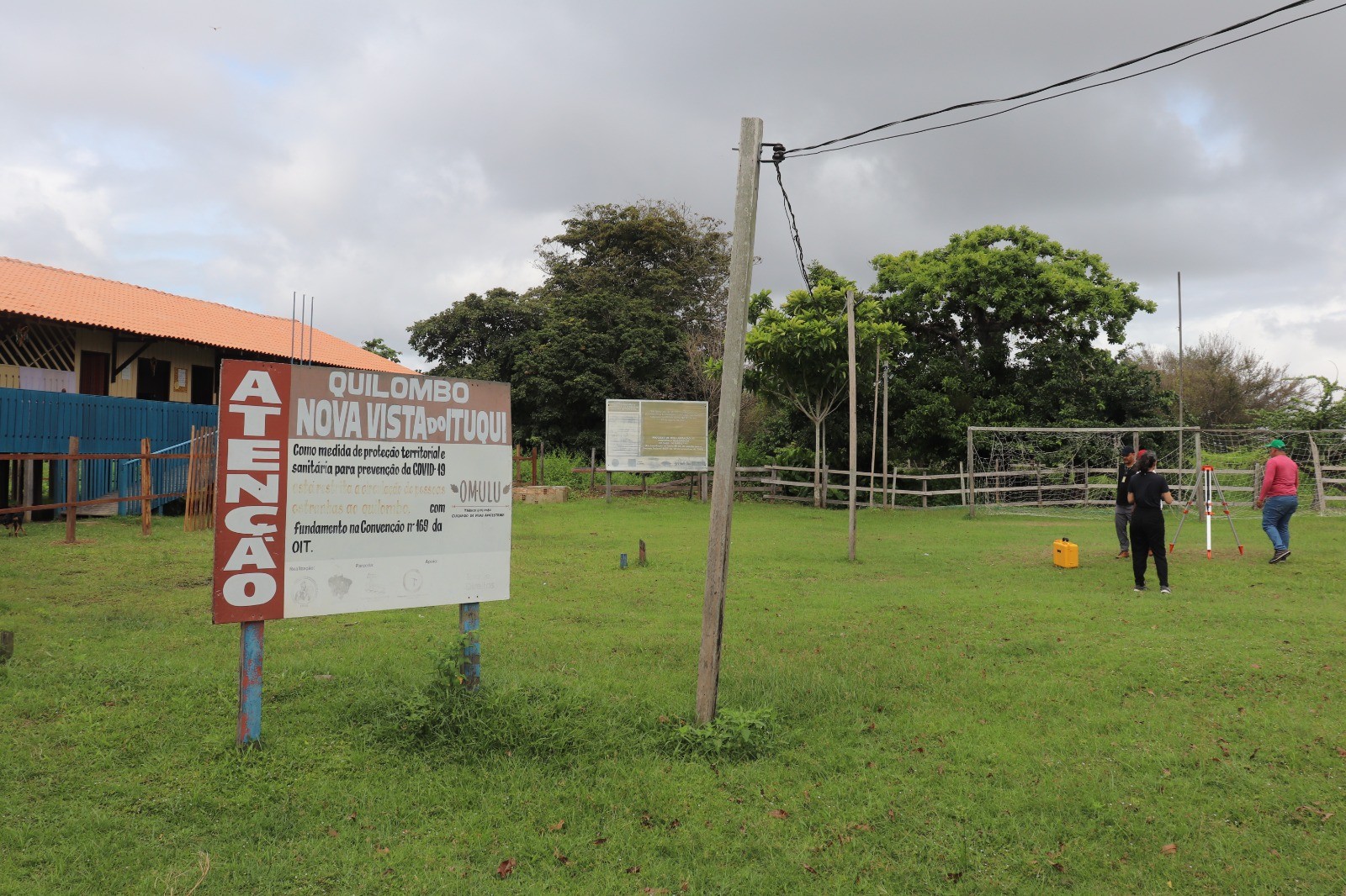 Famílias do território quilombola Maria Valentina, em Santarém, são realocadas para novas áreas devido às terras caídas