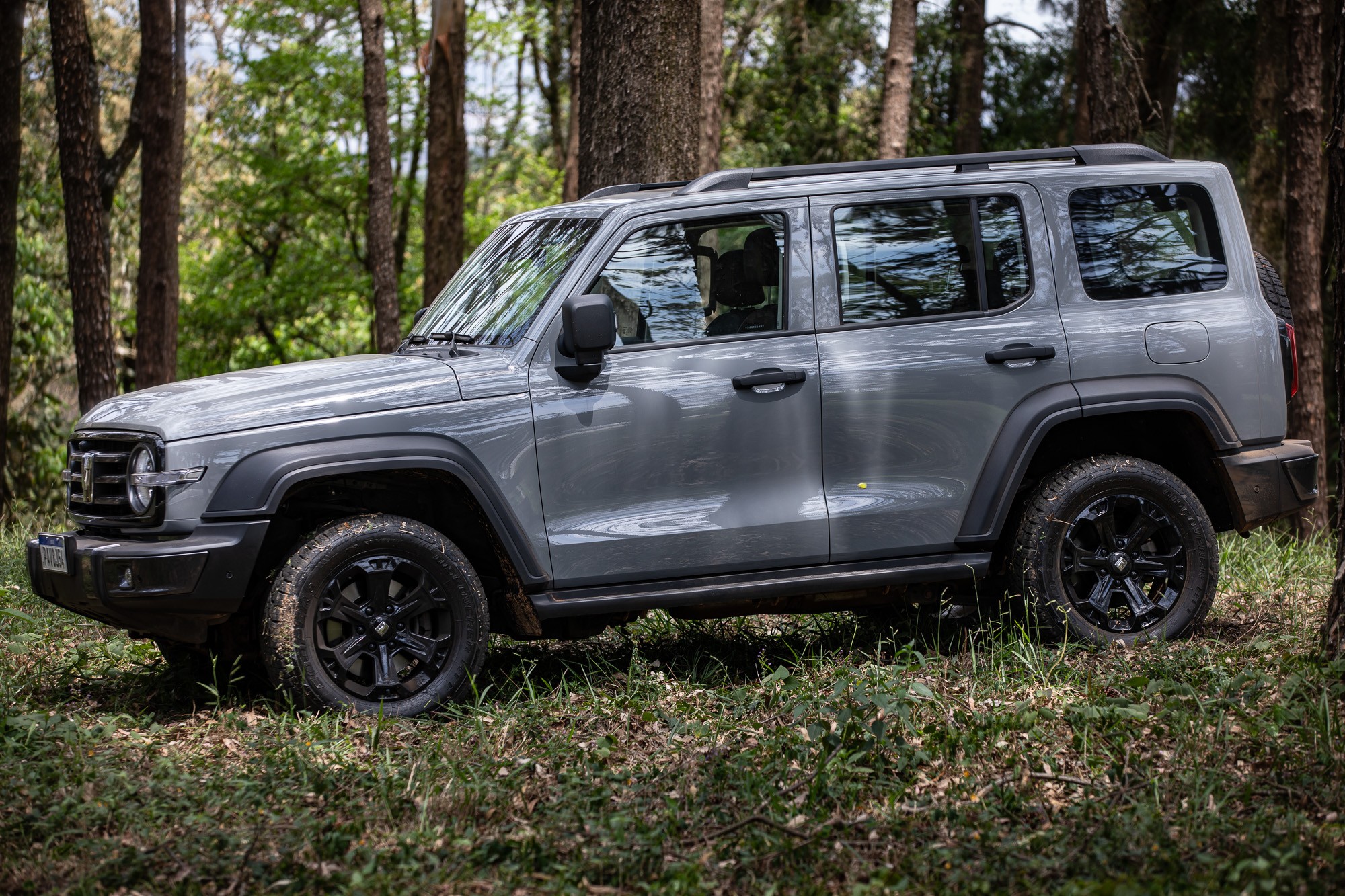 Salão de Pequim: GWM Tank 300 ganha motor híbrido plug-in flex no Brasil e fica R$ 3 mil mais caro