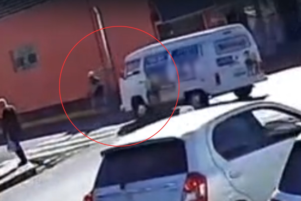 VÍDEO: pedestre morre após ser atropelado por Kombi em faixa de pedestres no interior de SP