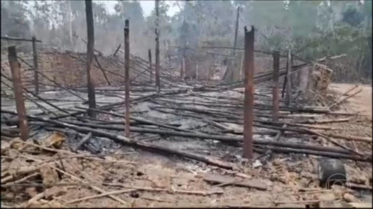 Falta de chuva dificulta ainda mais o combate aos focos de incêndios florestais em Roraima