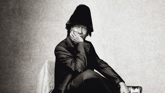 Um brinde à firmeza criativa de Djavan! -
