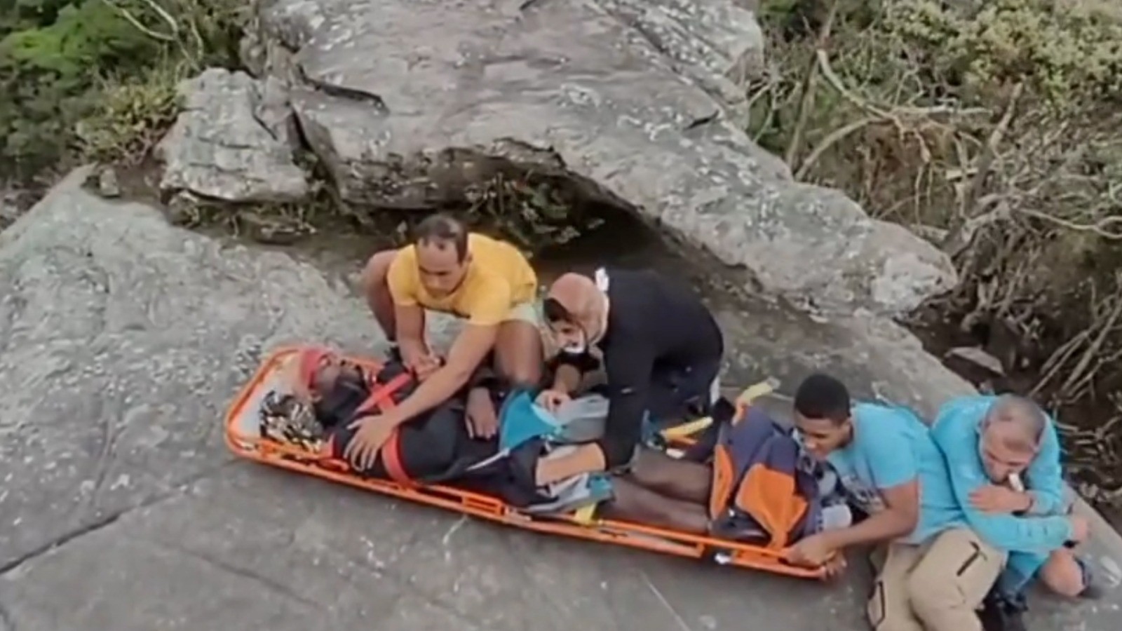 Turista francês é resgatado de helicóptero após ser encontrado com traumatismo crânio encefálico na Chapada Diamantina