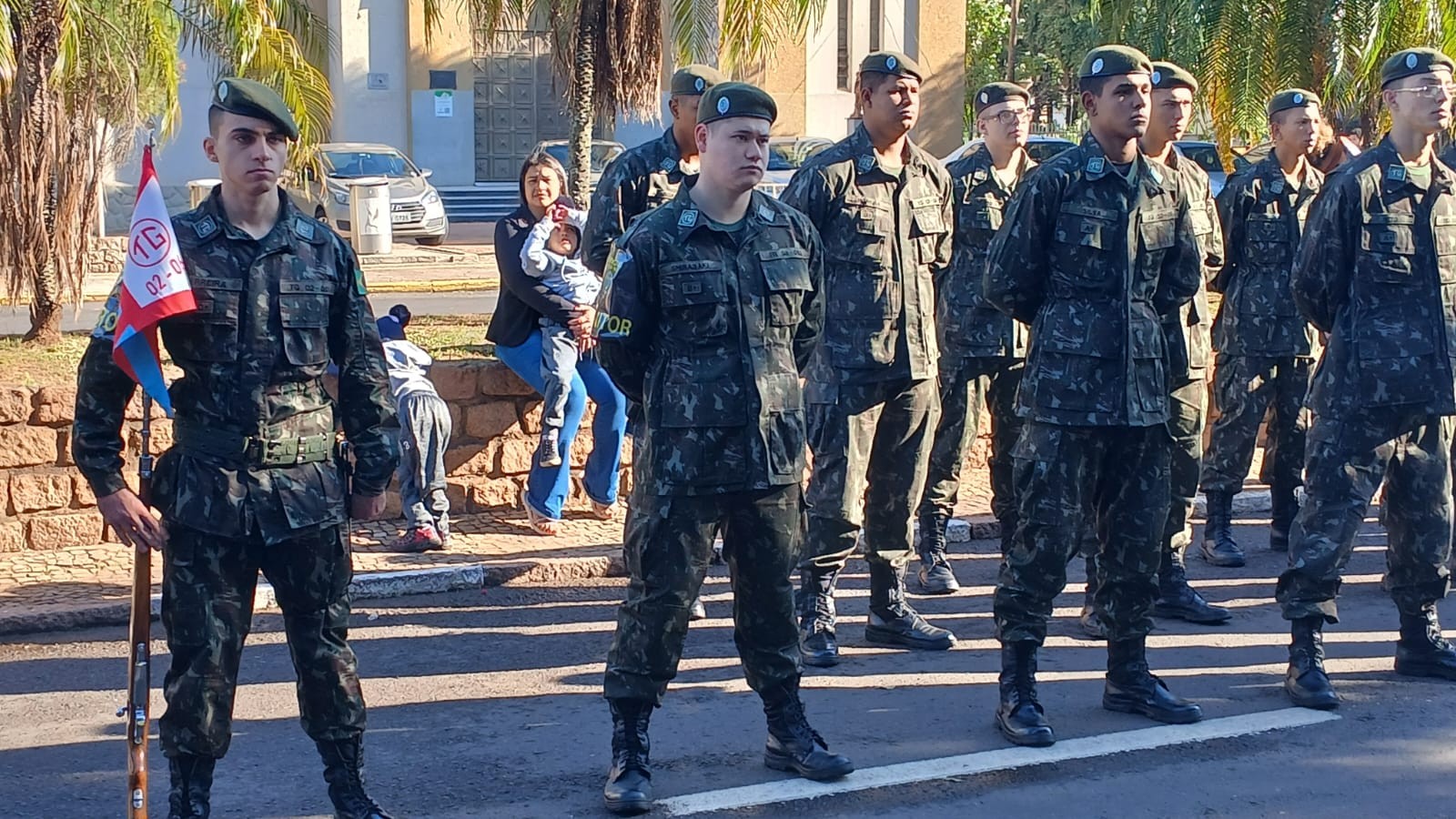 Desfile cívico-militar comemora os 93 anos da Revolução Constitucionalista de 1932, em Presidente Prudente; VEJA FOTOS