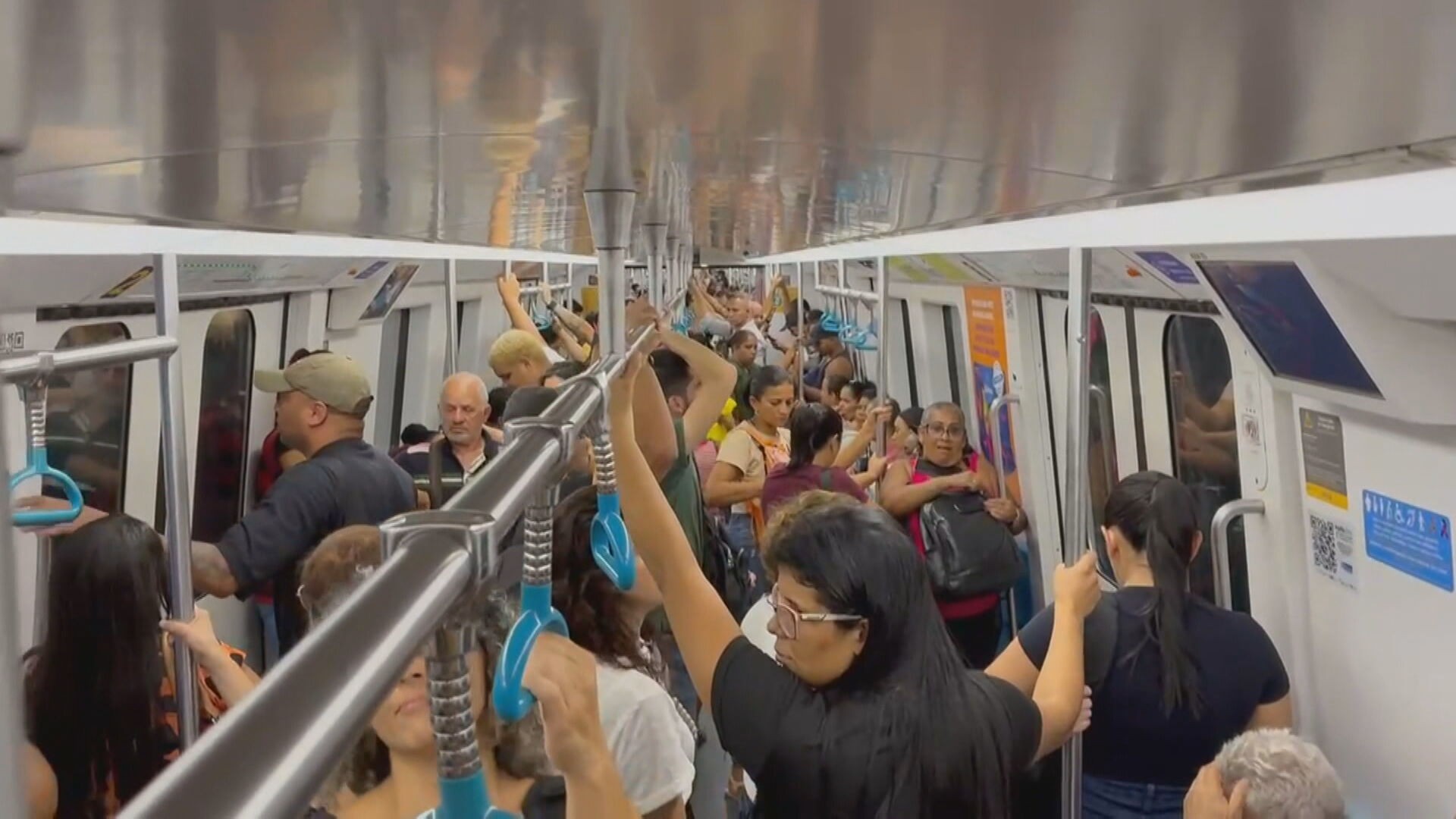 ‘Intervalo maior’, ‘muito cheio’, ‘preço não compensa’: anúncio de reajuste no MetrôRio gera queixas de passageiros
