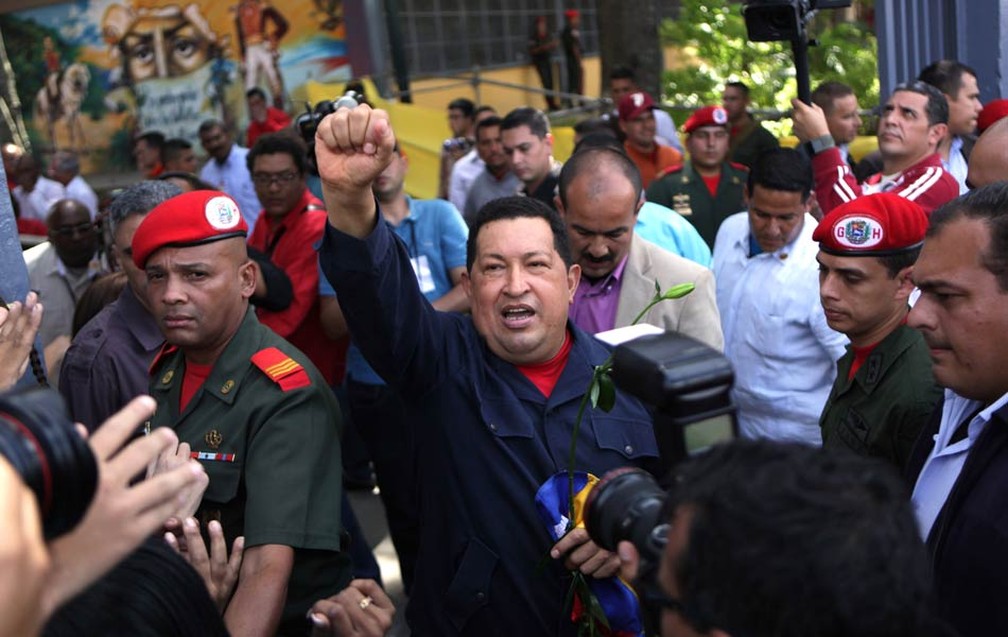 Chávez desvinculou sua imagem da velha política — Foto: AP