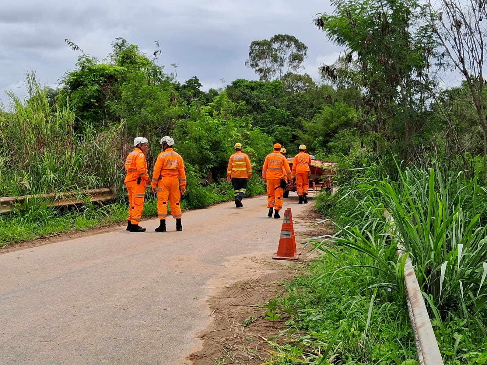 Motorista morre após carro cair de ponte no Rio das Velhas