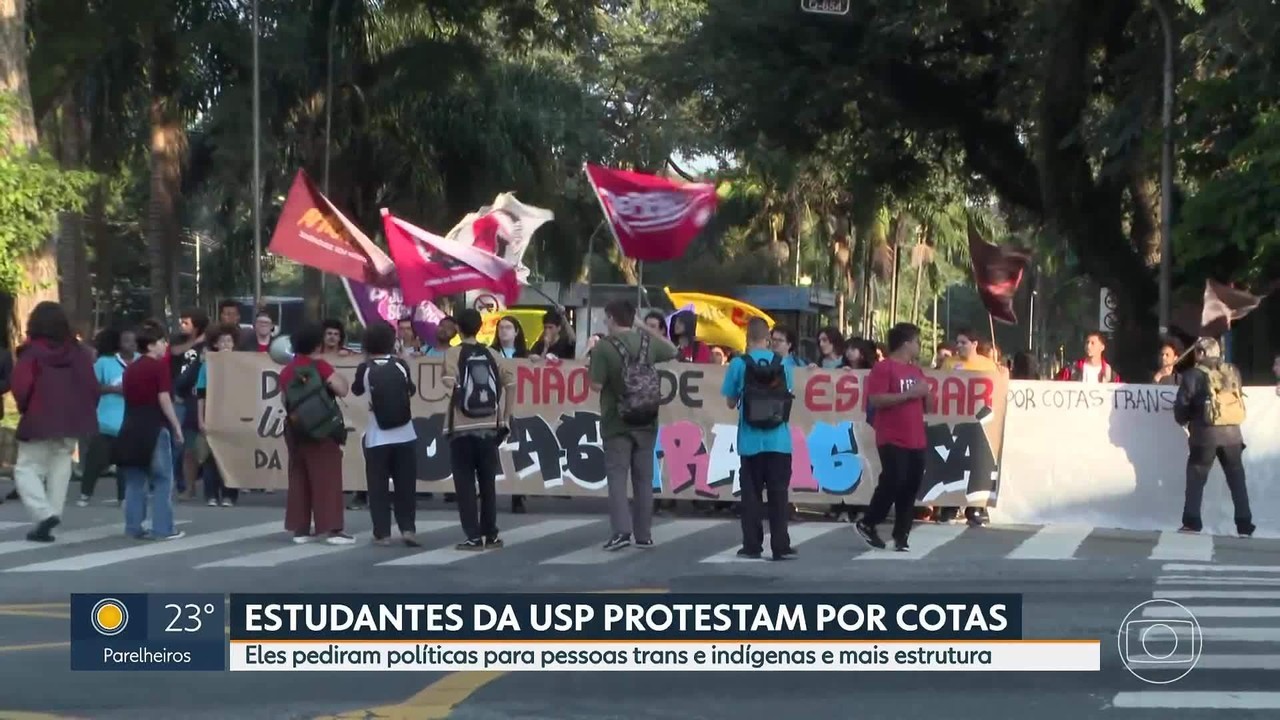 Alunos da USP fazem ato pela adoção de cotas trans, vestibular indígena e melhores condições para permanência estudantil