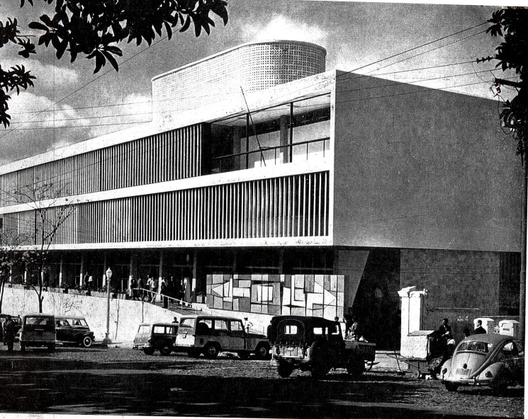 Painel modernista de Mário Silésio é restaurado após 13 anos encoberto e volta a integrar paisagem de BH