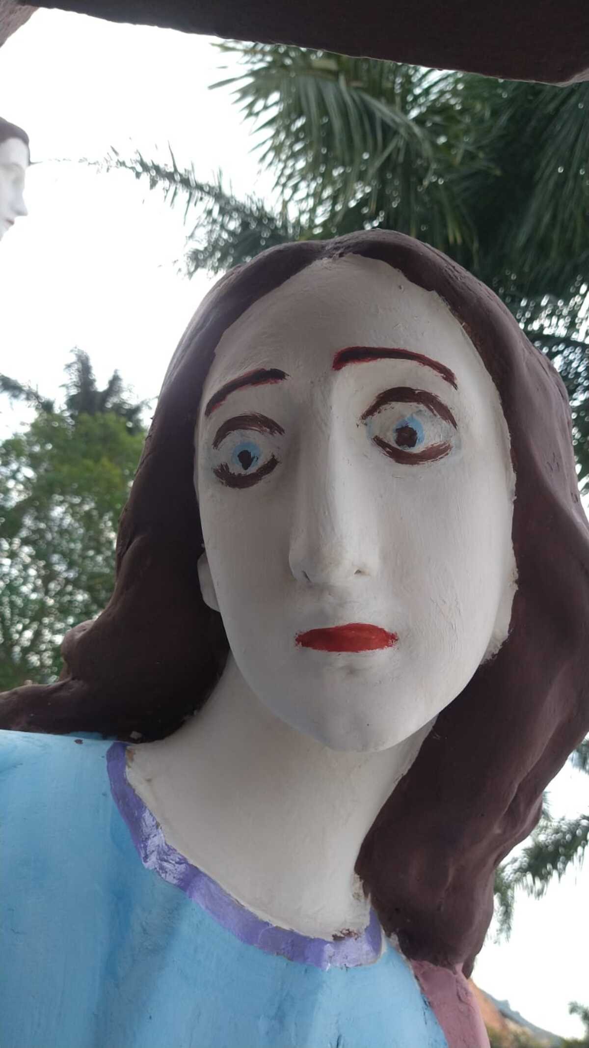 Restauração de estátuas sacras 'desfigura' imagens e vira piada em MG: 'Pintaram o olho de Jesus torto' 