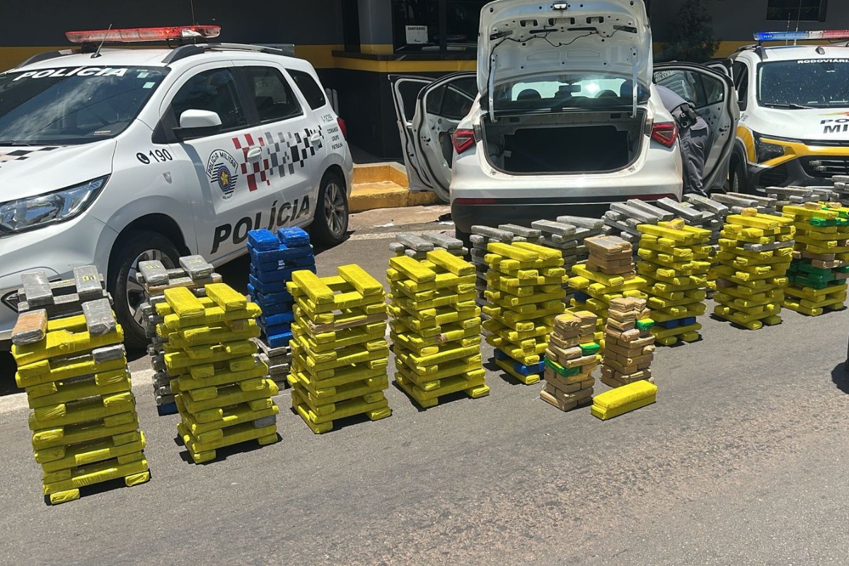 Operação policial apreende mais de 600 kg de maconha em carro roubado e interceptado na SP-270
