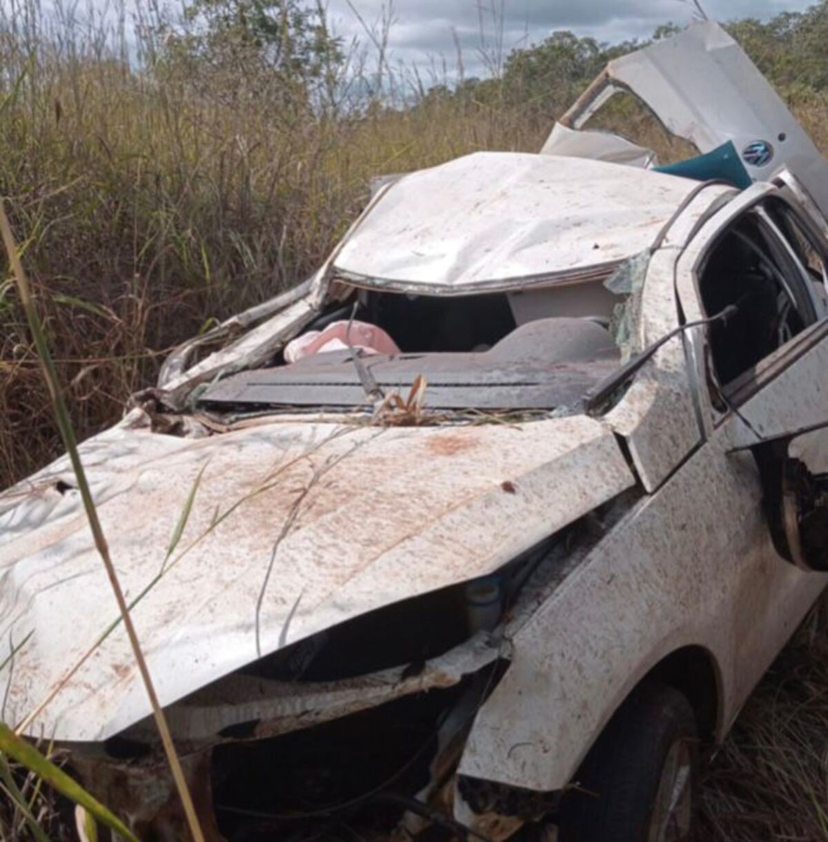 Idoso de 73 anos morre em capotamento na MG-202
