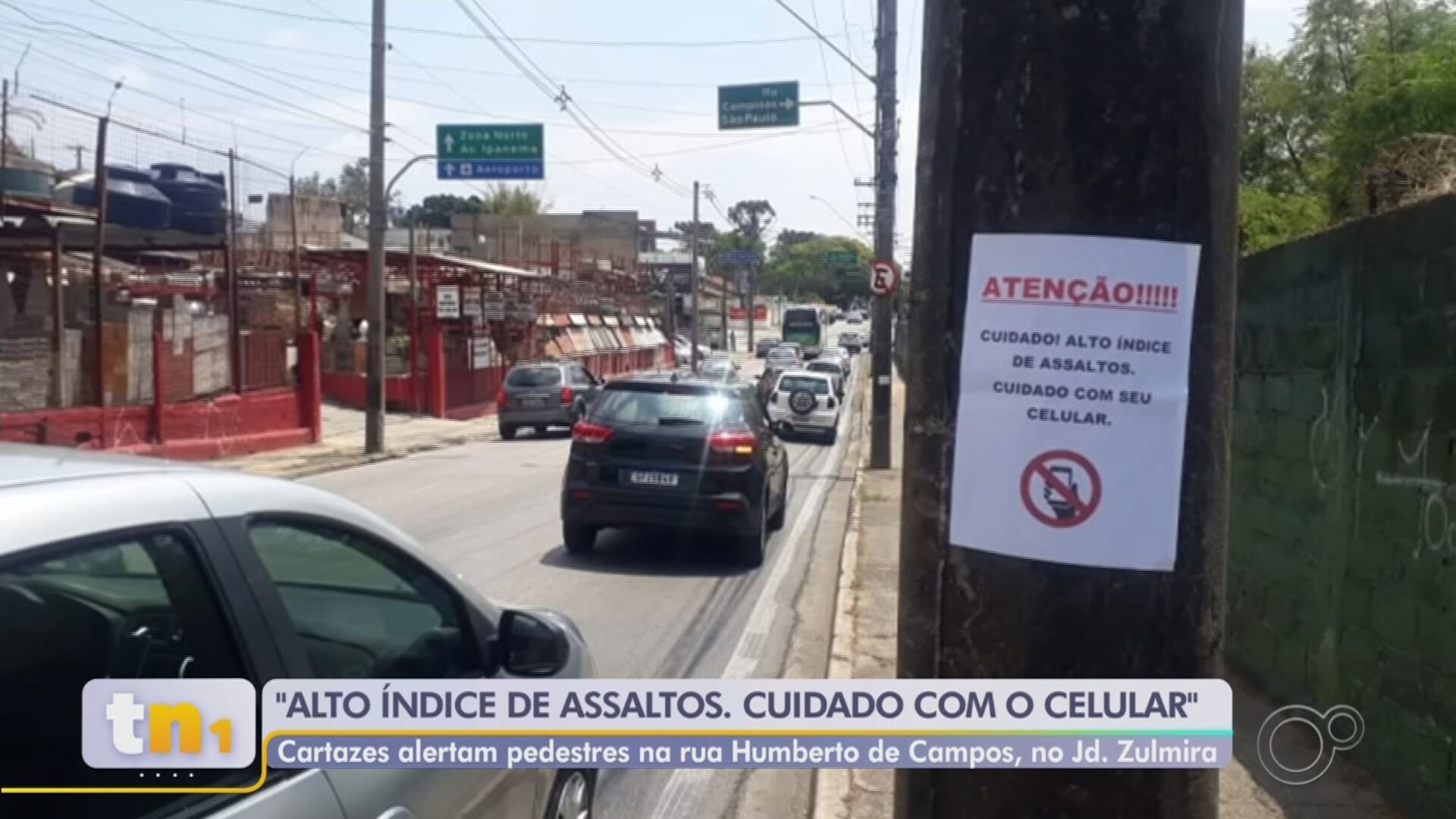 Moradores da região oeste de Sorocaba espalham cartazes de alerta sobre roubos de celular 