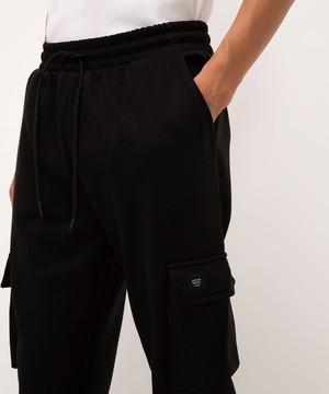 Calça de moletom cargo C&A