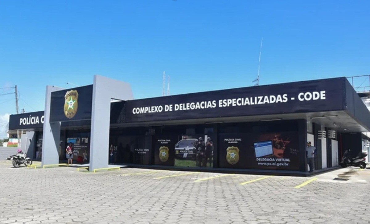 Turista de MG é preso suspeito de agredir e tentar jogar namorada pela janela de hotel em Maceió