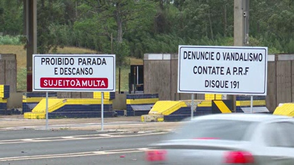 Multa para quem parar nas praças desativadas é de R$ 195 — Foto: RPC Londrina