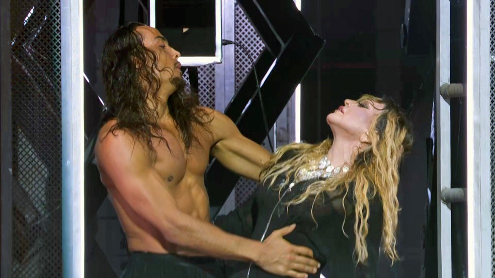 Madonna em 'Like a prayer' — Foto: Reprodução/TV Globo