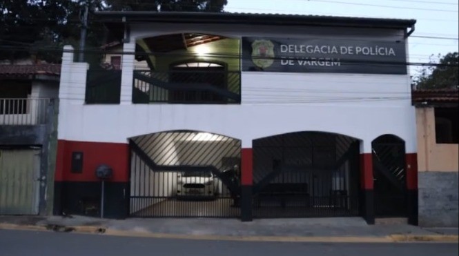 Polícia encontra ossada humana enterrada em antigo canil e prende dois suspeitos pelo crime em Vargem, SP