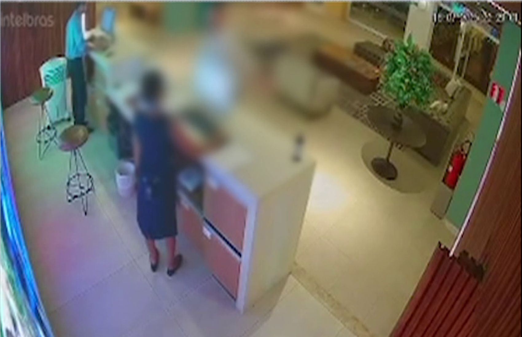 Médico acusado de racismo e agressão contra funcionários de hotel de luxo em Aracaju é solto após pagamento de fiança