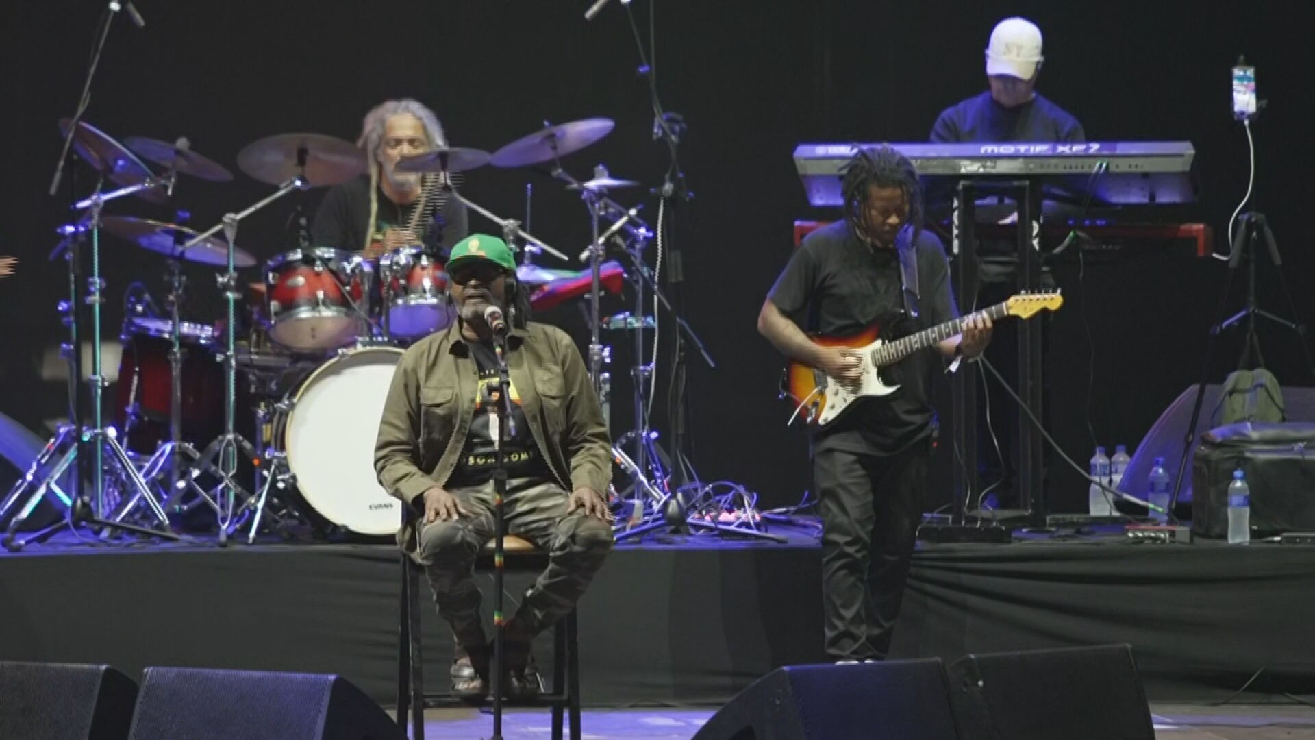 Participação de Edson Gomes no Lolla é ofuscada por diva pop e tem fraca presença de fãs do rei do reggae brasileiro do festival