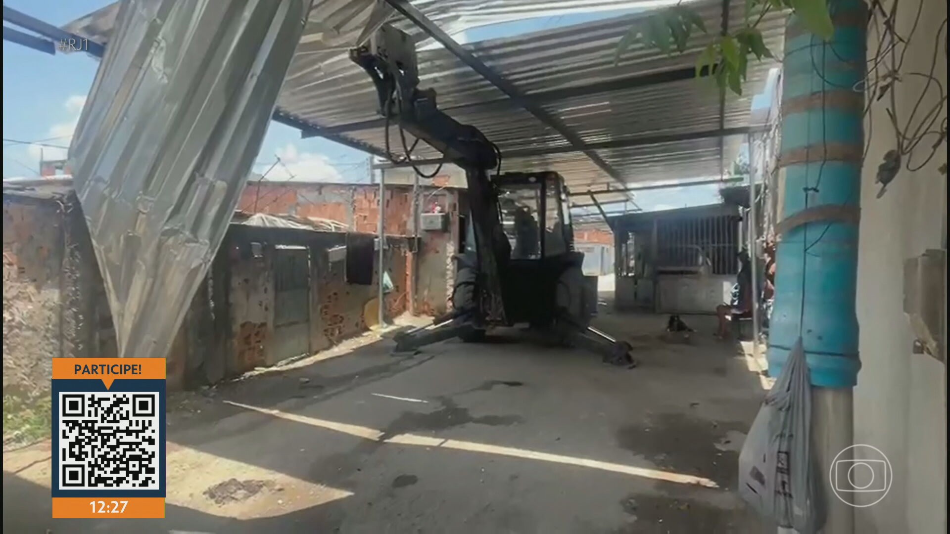 PM faz operação para demolir galpão usado por quadrilha para esconder carros roubados em Senador Camará