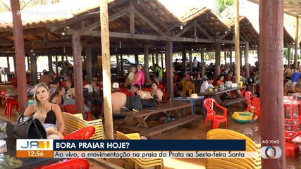 Praia de Palmas fica lotada na Sexta-Feira Santa; confira