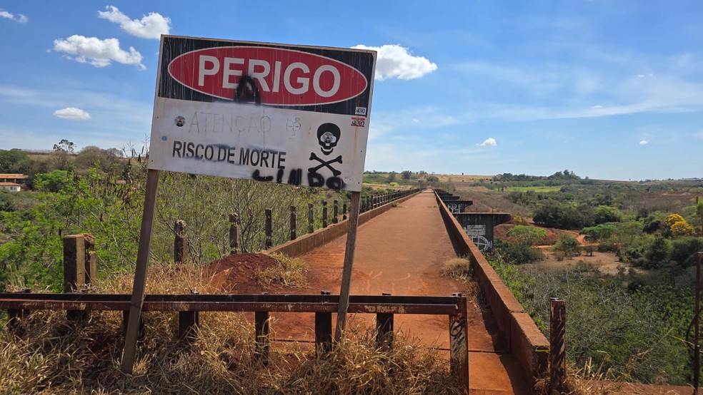 Ponte do Esqueleto em Limeira (SP) — Foto: Jefferson Barbosa/EPTV