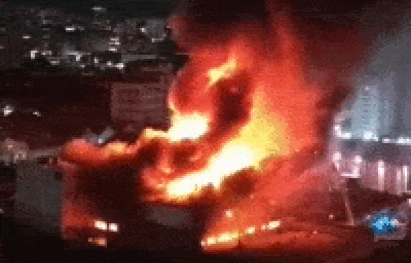 Incêndio atinge galpão na Lapa, Zona Oeste de São Paulo
