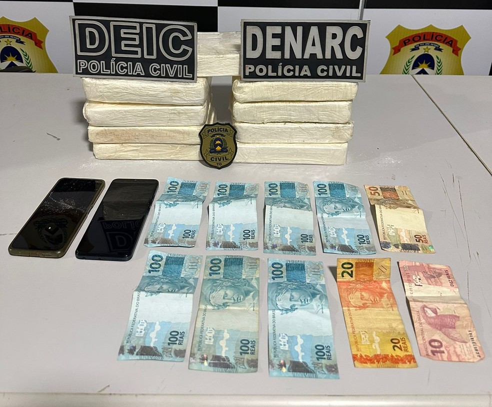 Drogas estavam em uma caixa de papel&atilde;o e foi apreendida &mdash; Foto: Divulga&ccedil;&atilde;o/Pol&iacute;cia Civil