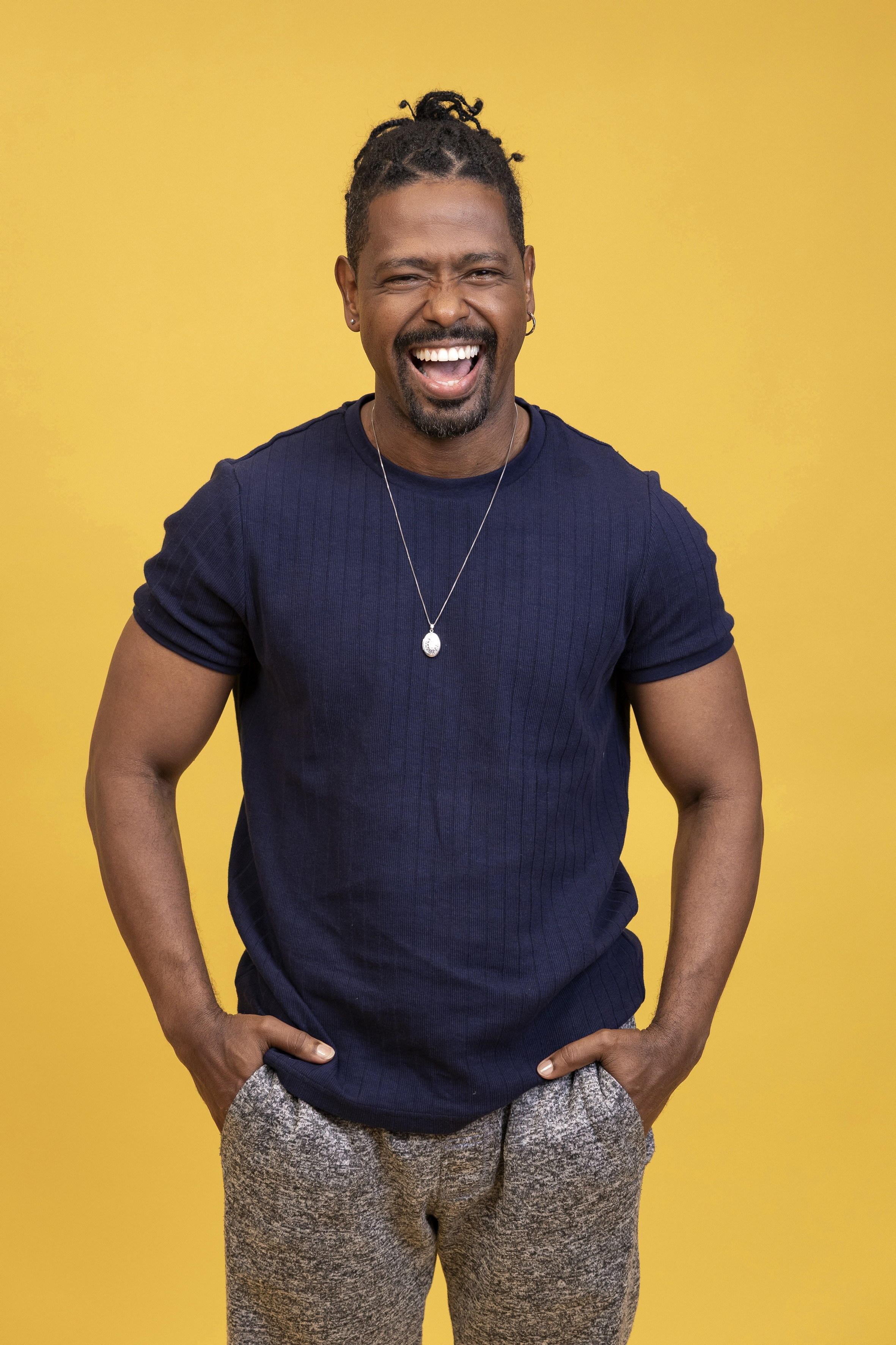 Leandro Boneco, do BBB 26, é encaminhado para exames após passar mal 