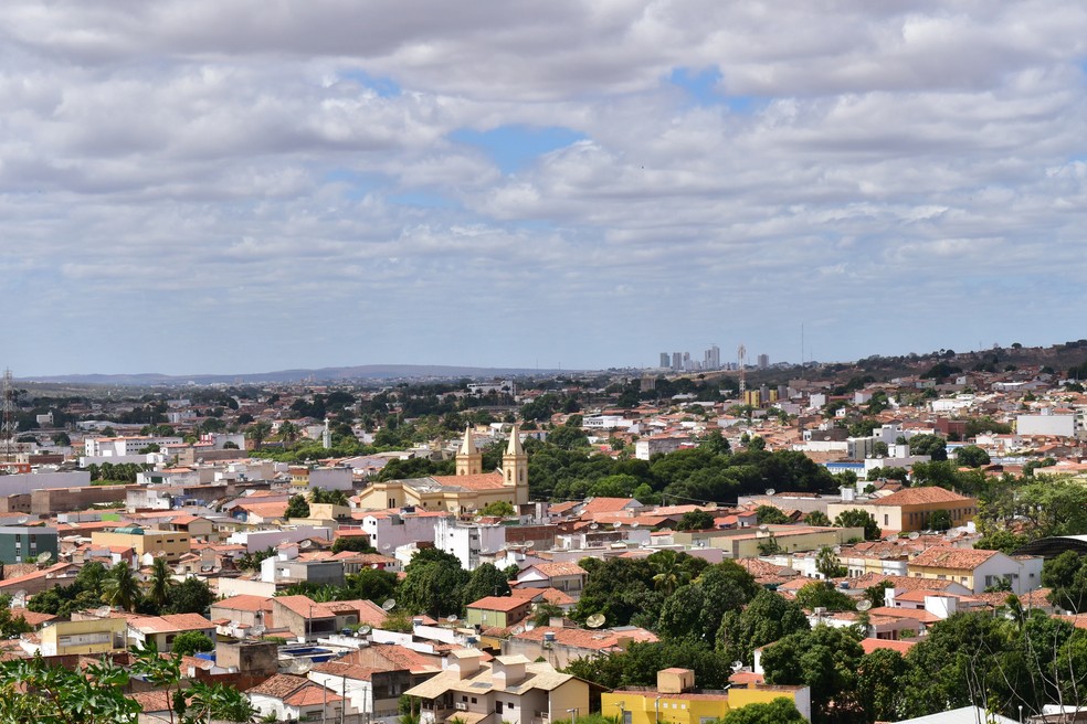 Cidade do Crato, localizada na região do Cariri, é uma das maiores do Ceará — Foto: Expedia