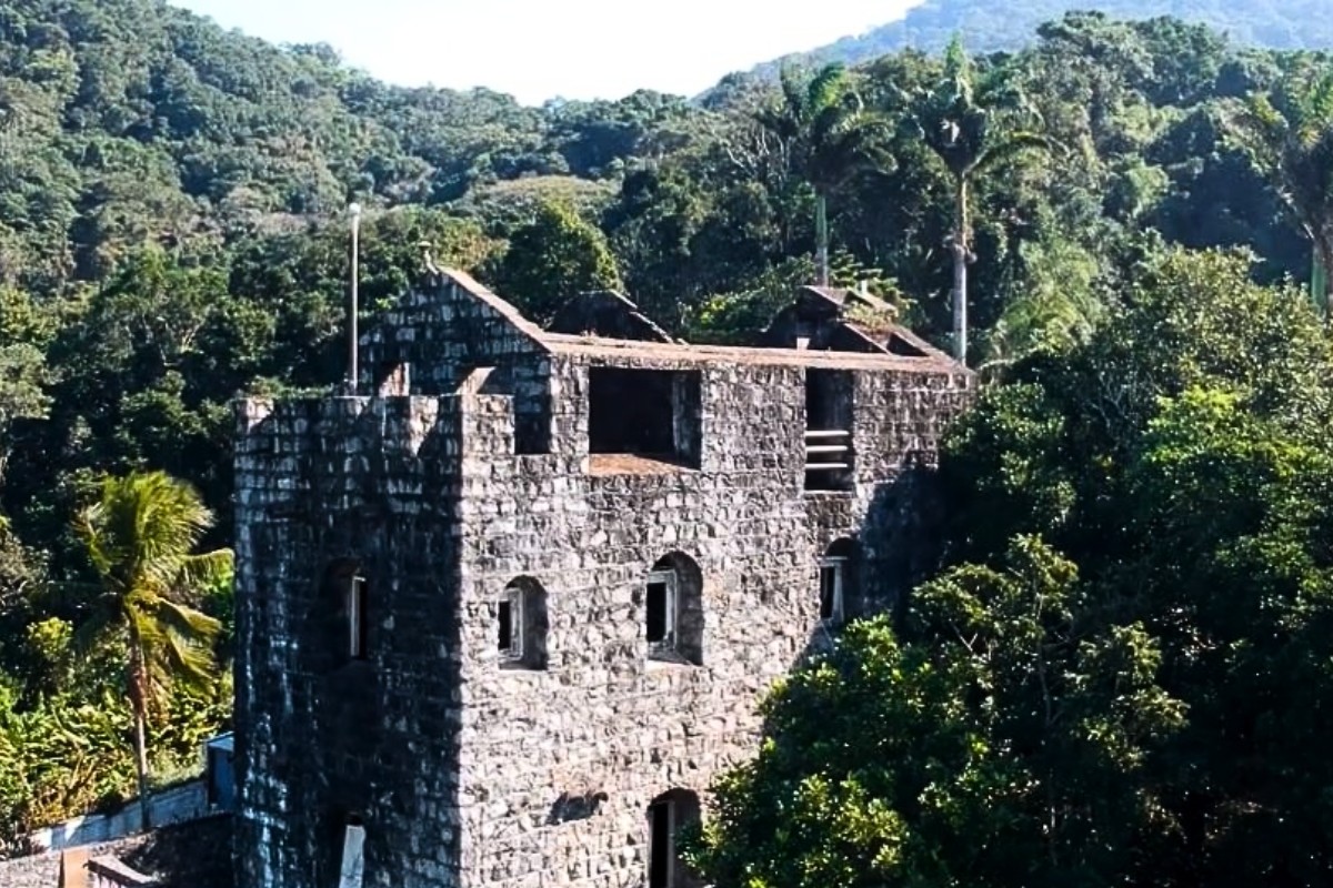 Castelo do Alemão: Conheça a construção cercada de mistérios e lendas no litoral de SP