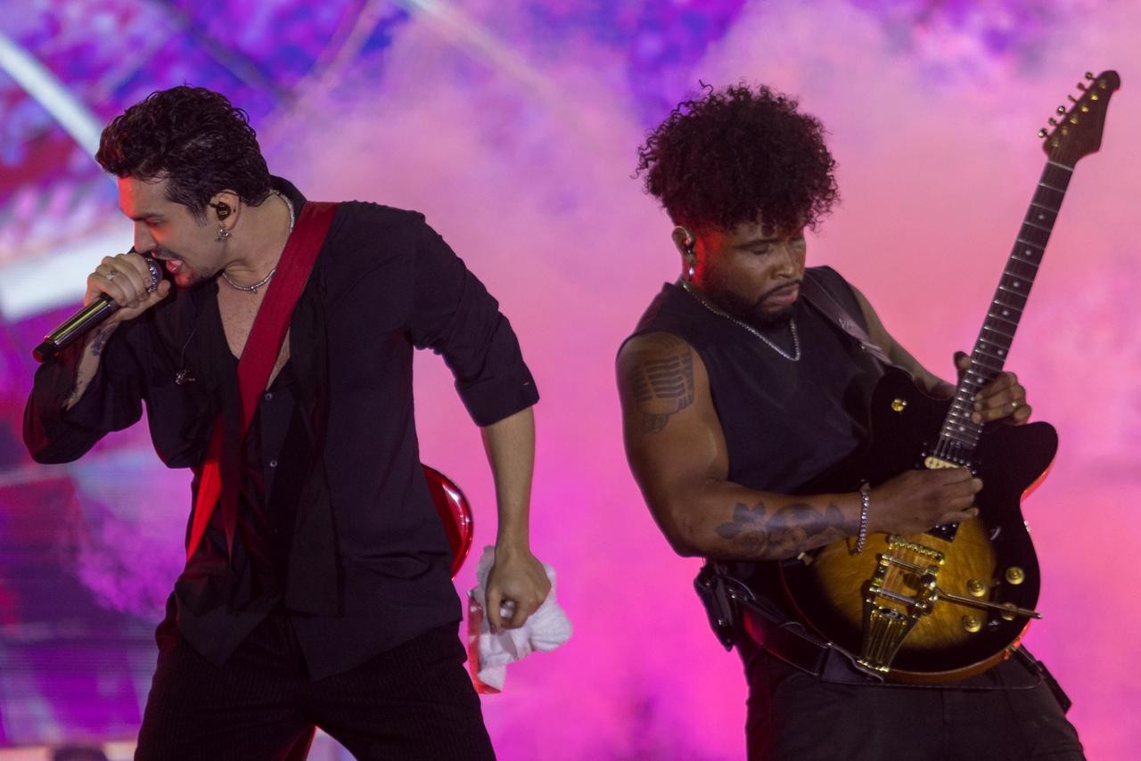 Luan Santana relembra hits e aproveita clima de nostalgia em palco de rodeio — Foto: Thomaz Marostegan/g1