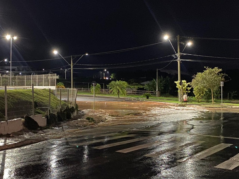 São José dos Campos registra 2 dias de chuva em meia hora