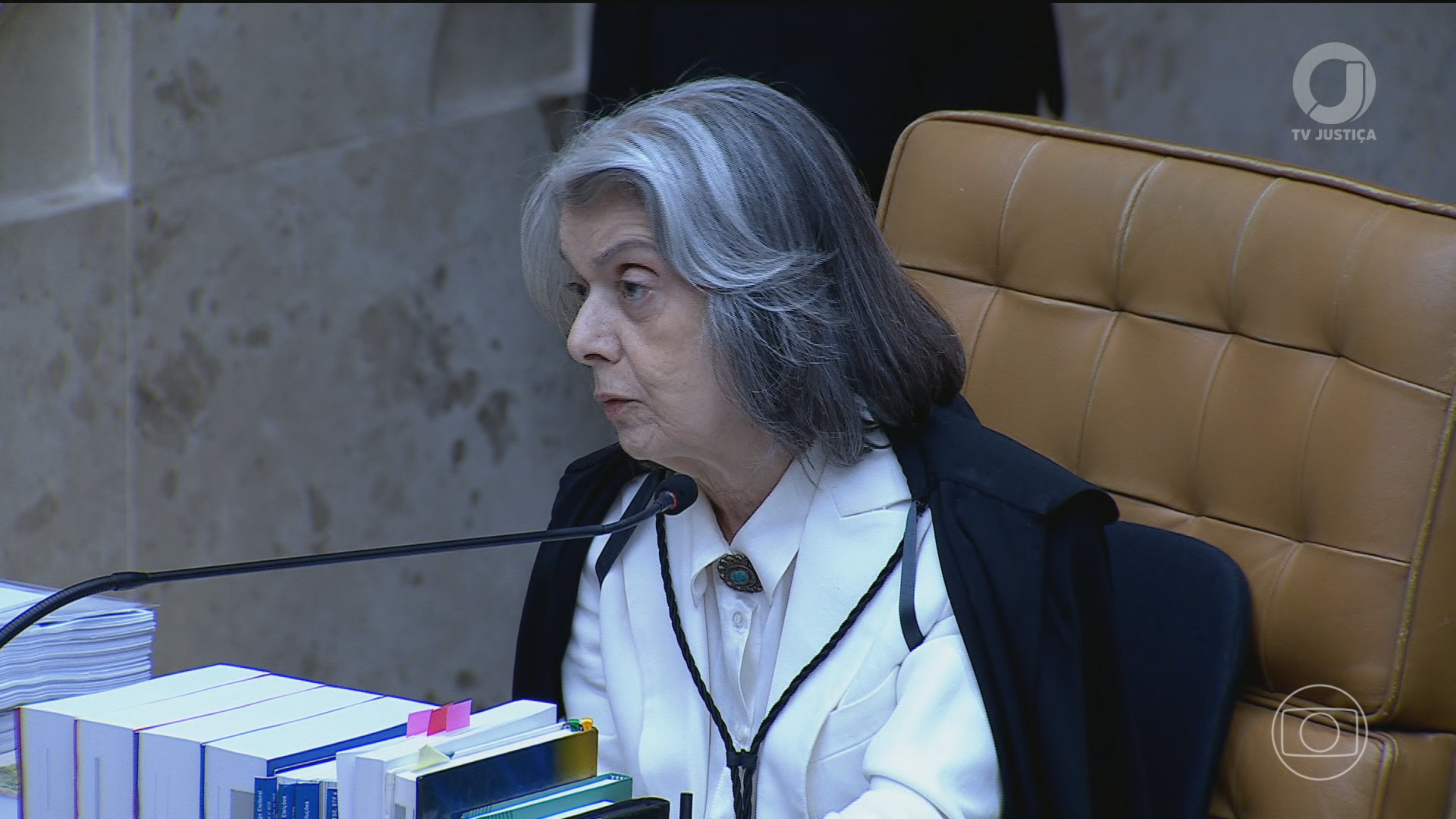 Cármen Lúcia manifesta pesar pelo Supremo em crise às vésperas da eleição: 'Triste, envergonhada. Eu peço desculpas ao povo brasileiro'