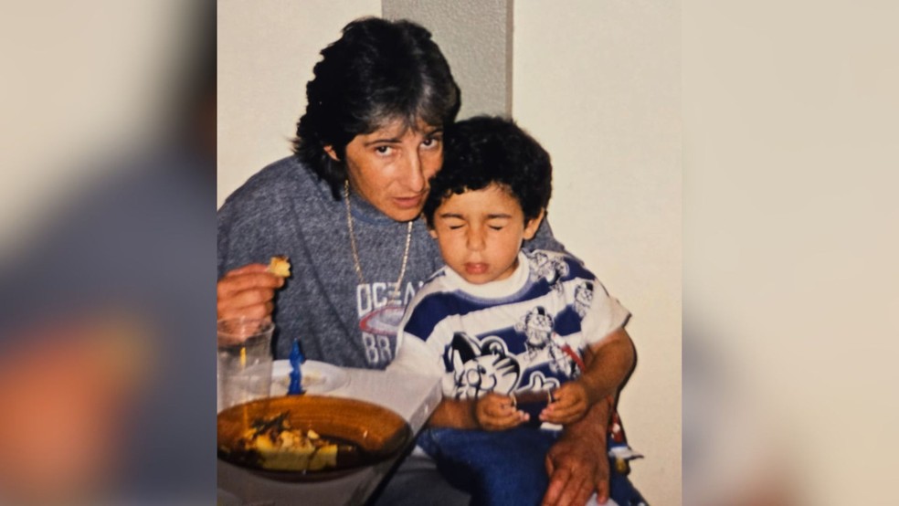 Gabriel Montta com a mãe — Foto: Arquivo pessoal