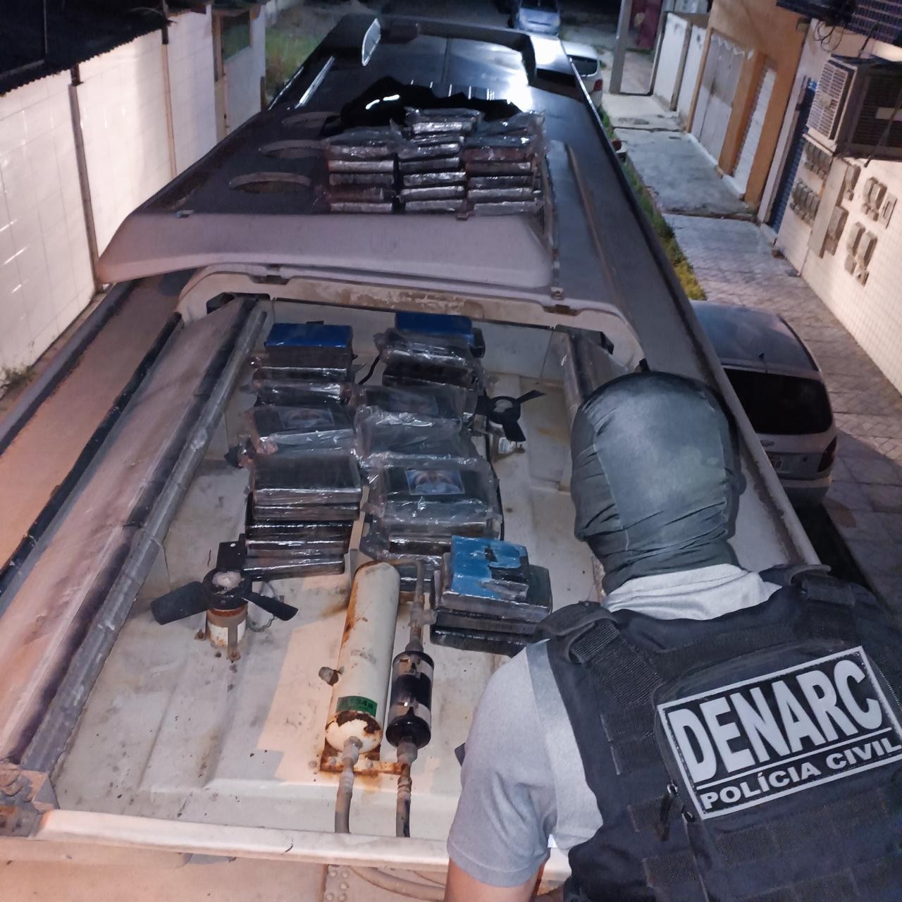 Polícia Civil apreende 128 kg de cocaína no Sertão de PE e prende suspeito em flagrante