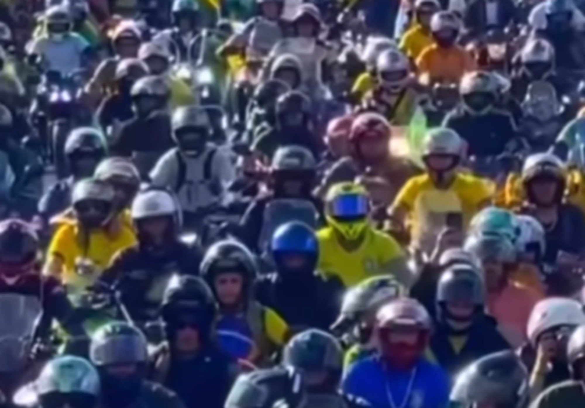 É #FAKE que vídeo mostre motociata contra prisão de Jair Bolsonaro; imagens registram ato de apoiadores em julho