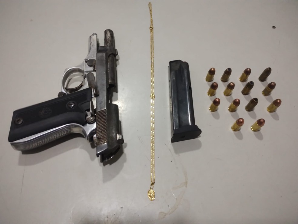 Suspeito de cobrar dívida e ameaçar dono de frigorífico com pistola é preso — Foto: Divulgação/PMPI