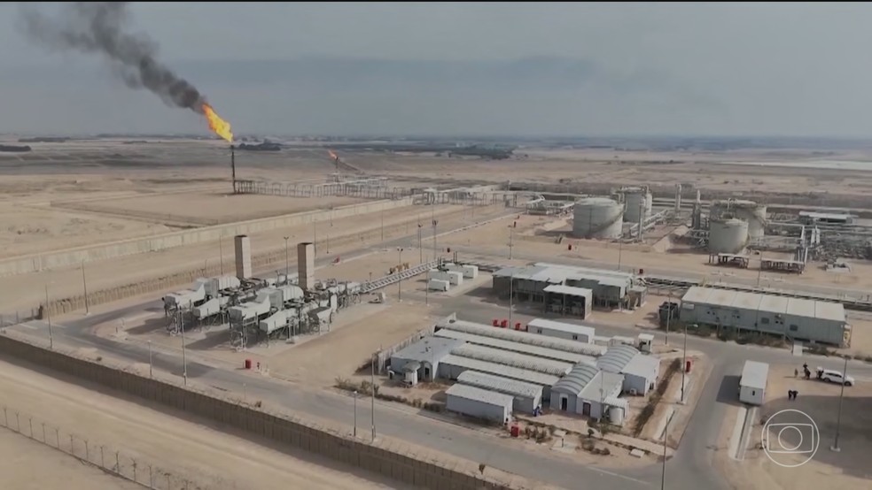 Analistas dizem que nenhum cenário pode reestabelecer, no curto prazo, a antiga ordem de preços do petróleo — Foto: Jornal Nacional/ Reprodução