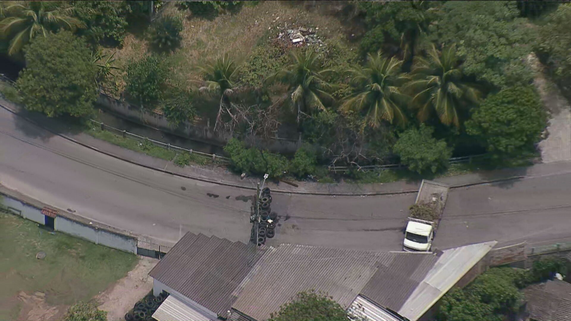 PM faz operação em Senador Camará; ônibus têm desvios, e unidades de saúde suspendem atendimento