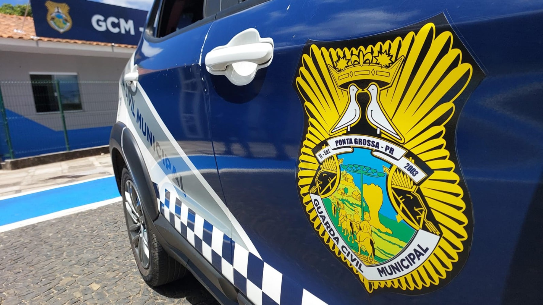 Homem tenta se passar pelo irmão para tentar despistar guardas, mas erra data de nascimento e acaba preso por furto, no Paraná 