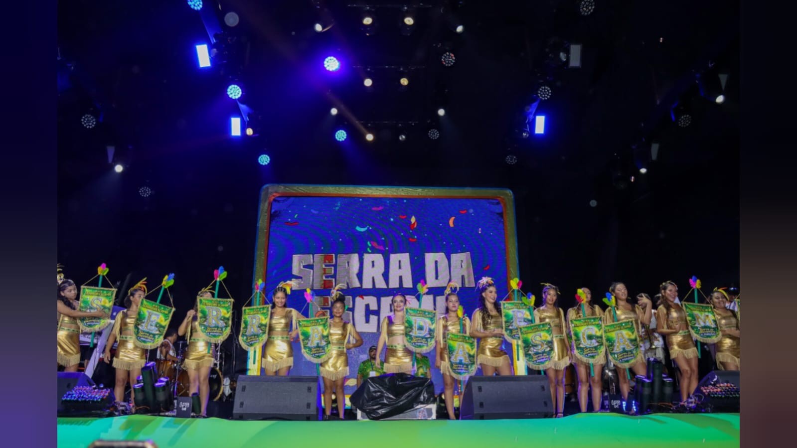 Com referência aos encantos e magias amazônicas, bloco Serra da Escama abrilhanta a 3ª noite do Carnapauxis