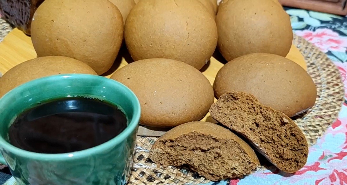 Bolacha preta: aprenda receita do biscoito caseiro feito com rapadura