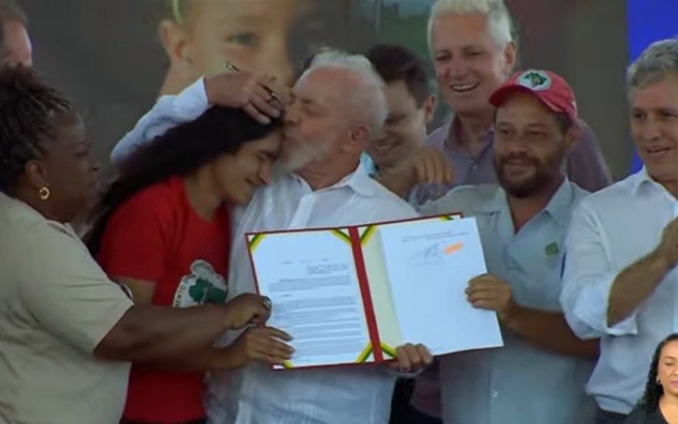 Presidente Lula anuncia desapropriação das terras da antiga Usina Ariadnópolis, em Campo do Meio — Foto: Reprodução / Empresa Brasileira de Comunicação