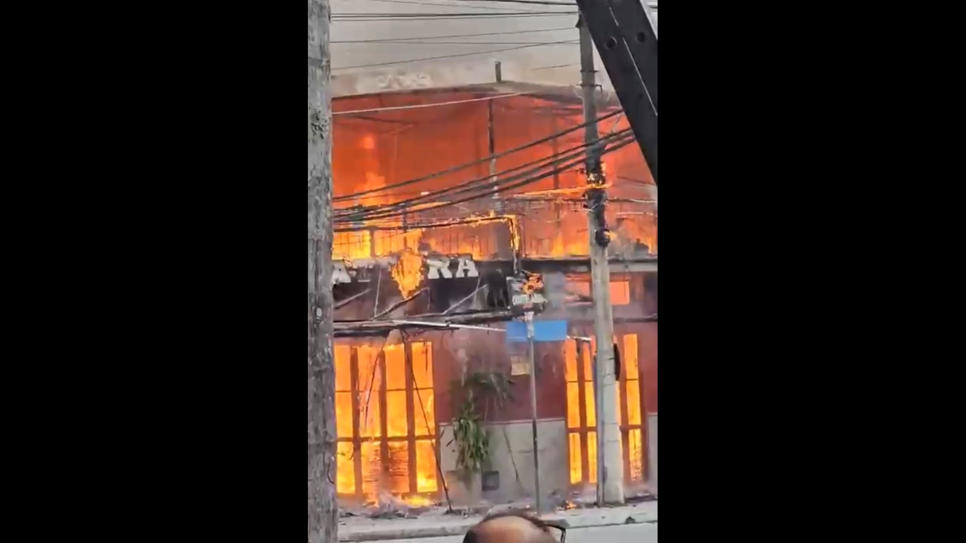 Incêndio atinge restaurante no Bairro Alto dos Passos, em Juiz de Fora — Foto: Redes Sociais