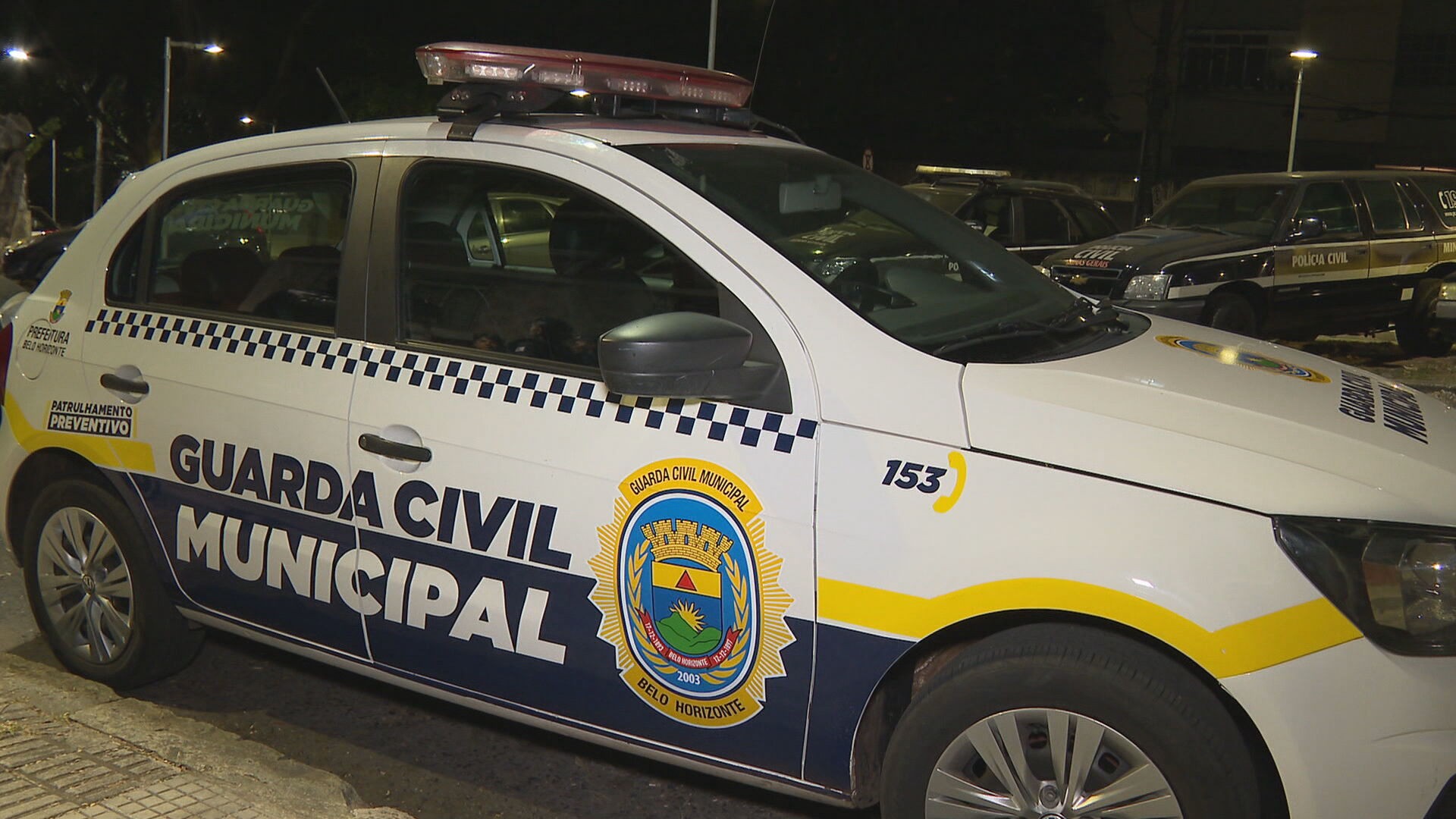 Guarda municipal atira para o alto durante briga na porta de escola em BH