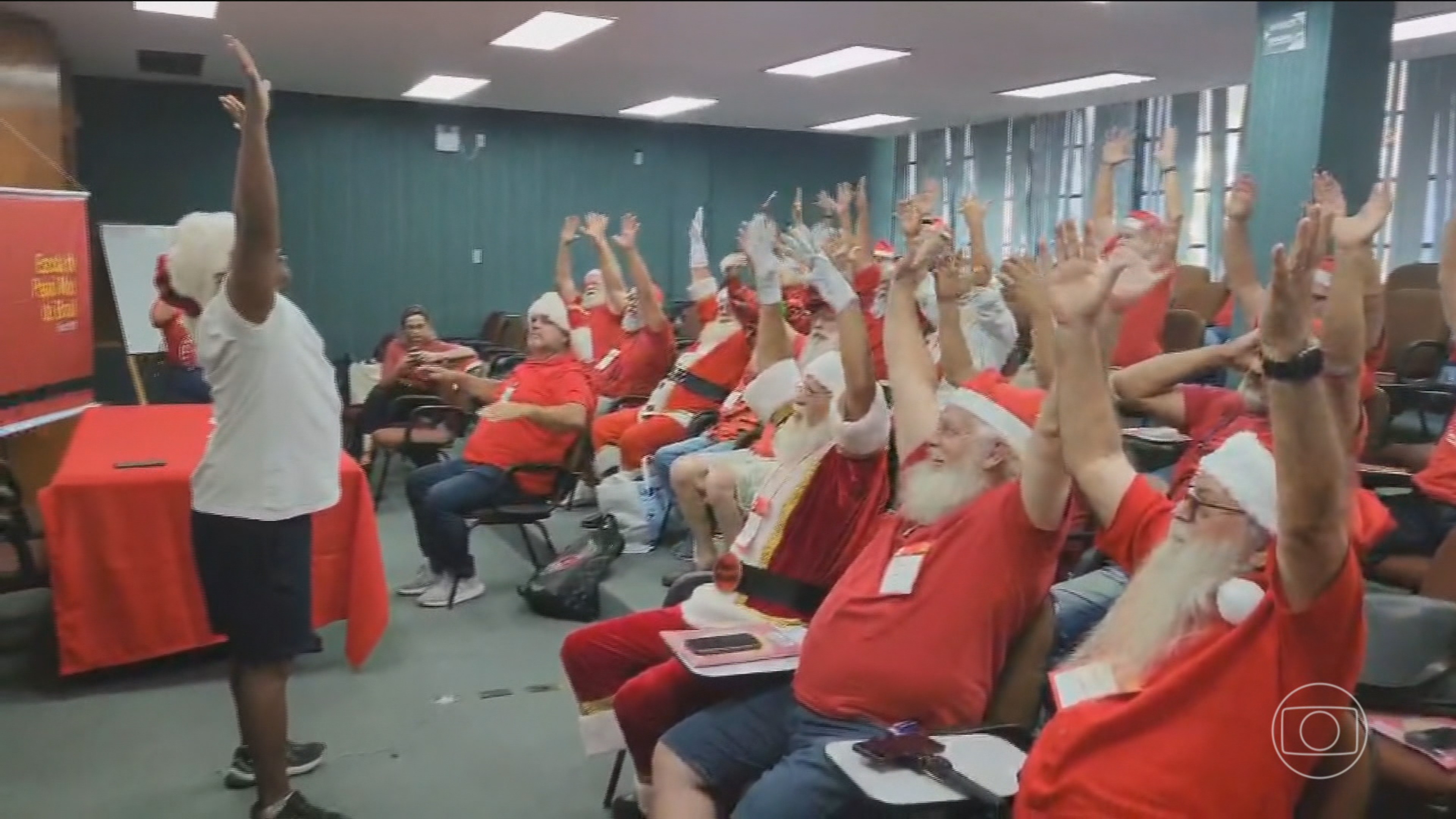 Conheça a escola de Papai Noel que já formou mais de mil bons velhinhos