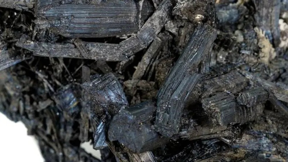 Nos anos 30 e 40, uma das estrelas da economia valadarense tornou-se a exploração de mica, matéria-prima que era empregada na indústria bélica — Foto: Getty Images via BBC