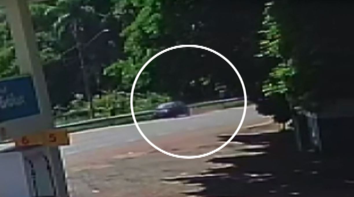 Motorista atropela mãe com criança de 6 anos e foge em Ribeirão Preto; SP; VÍDEO